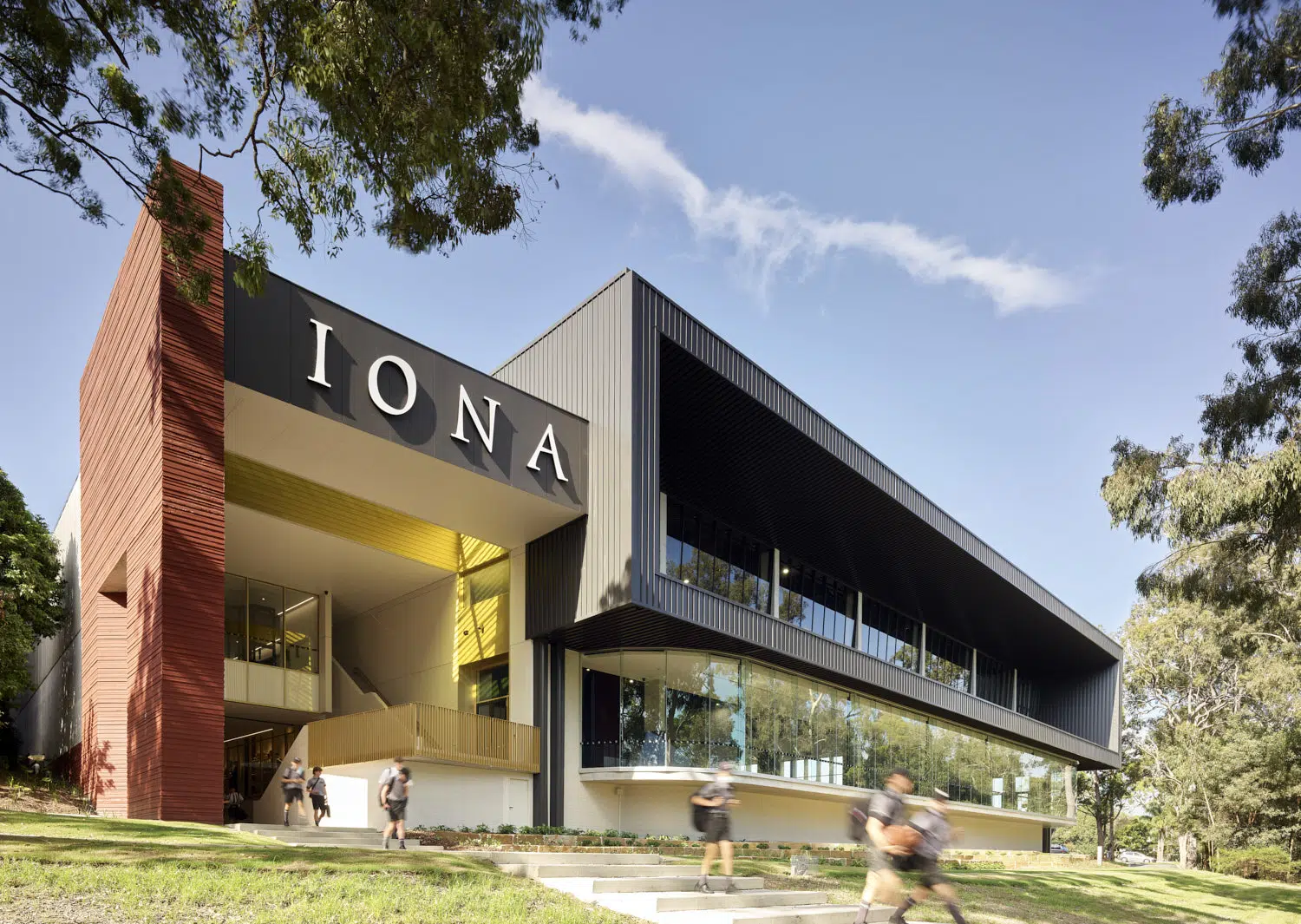 Iona College hero image