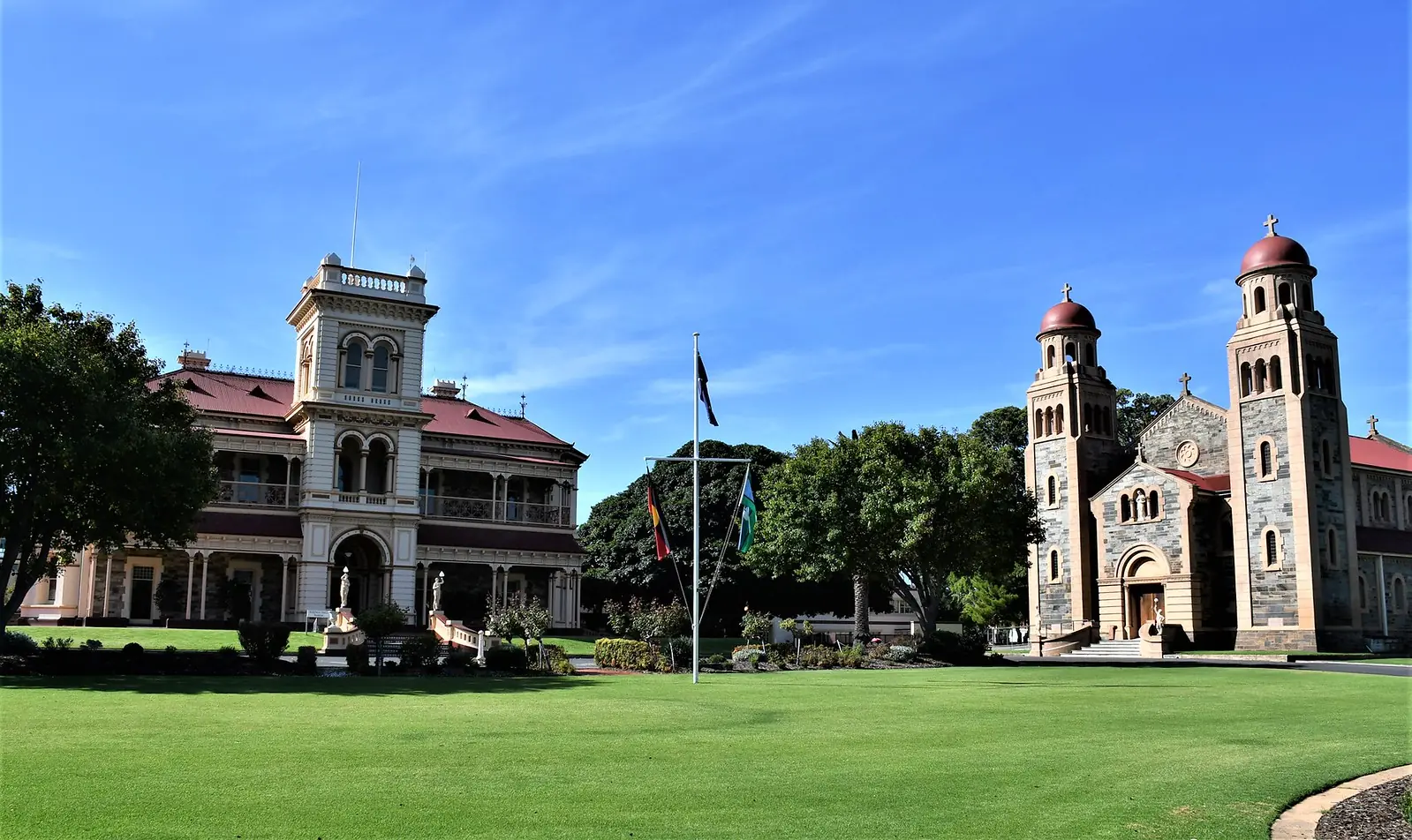 Sacred Heart College hero image