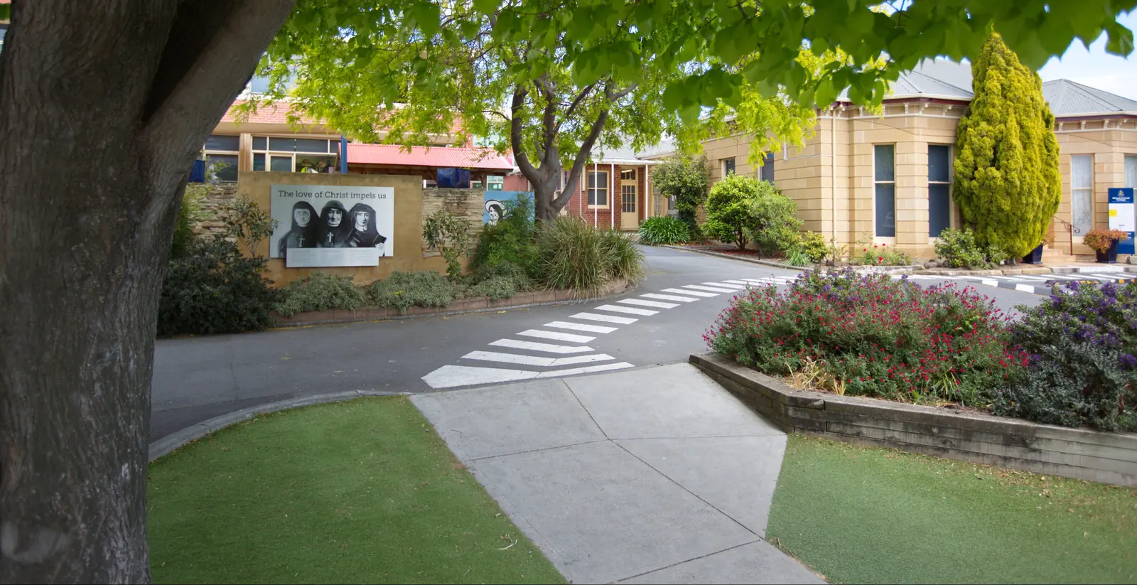 Mount Carmel College hero image