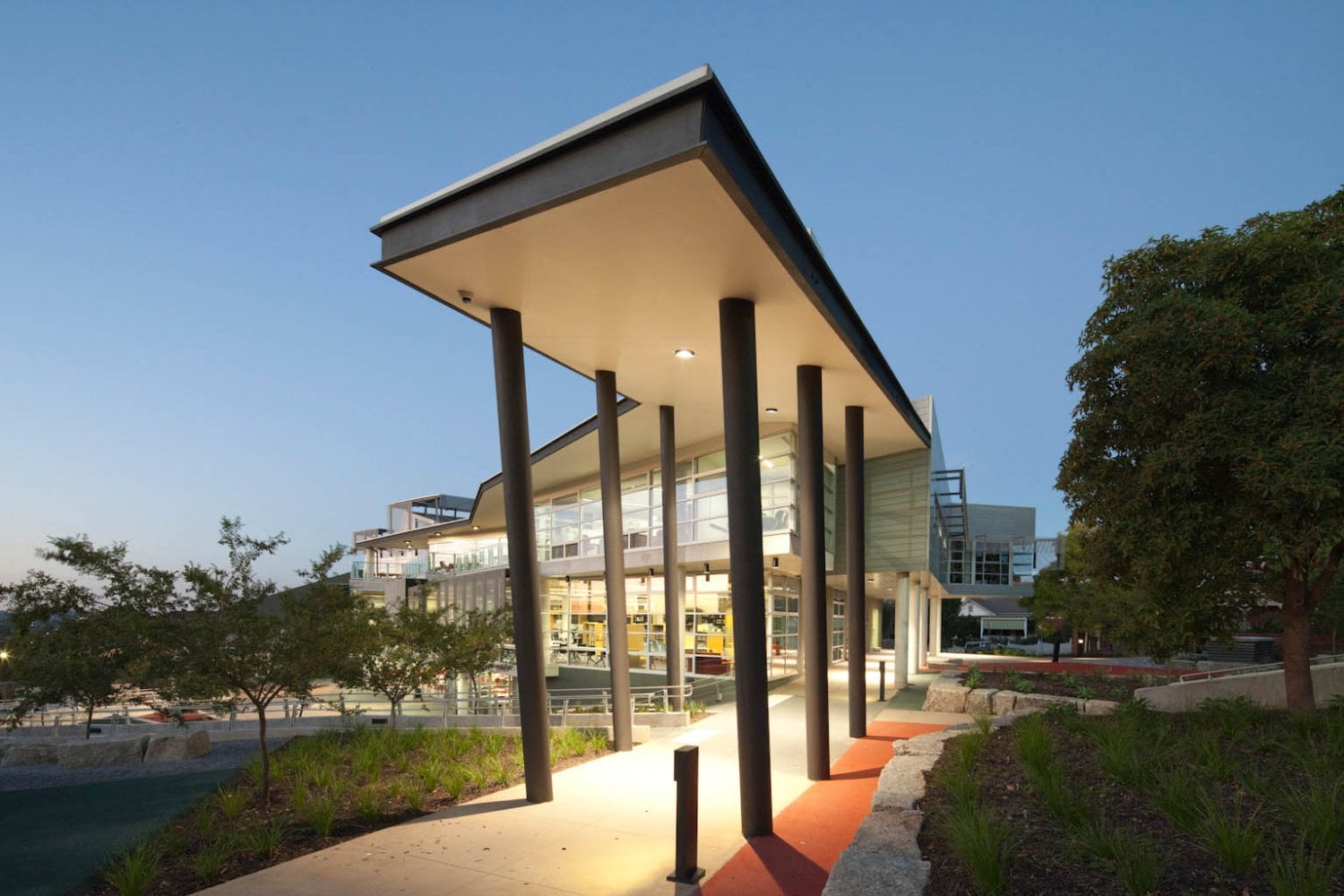 Ivanhoe Girls' Grammar School hero image