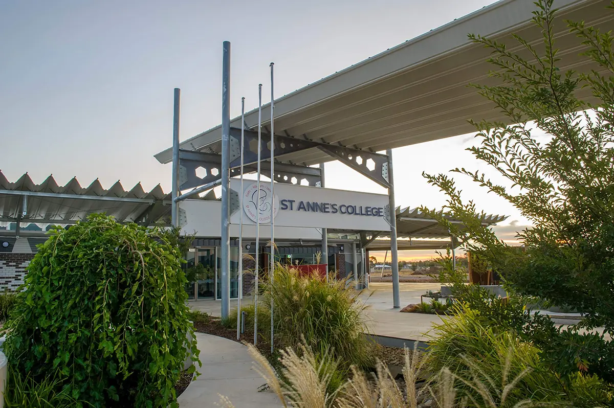 St Anne's College hero image