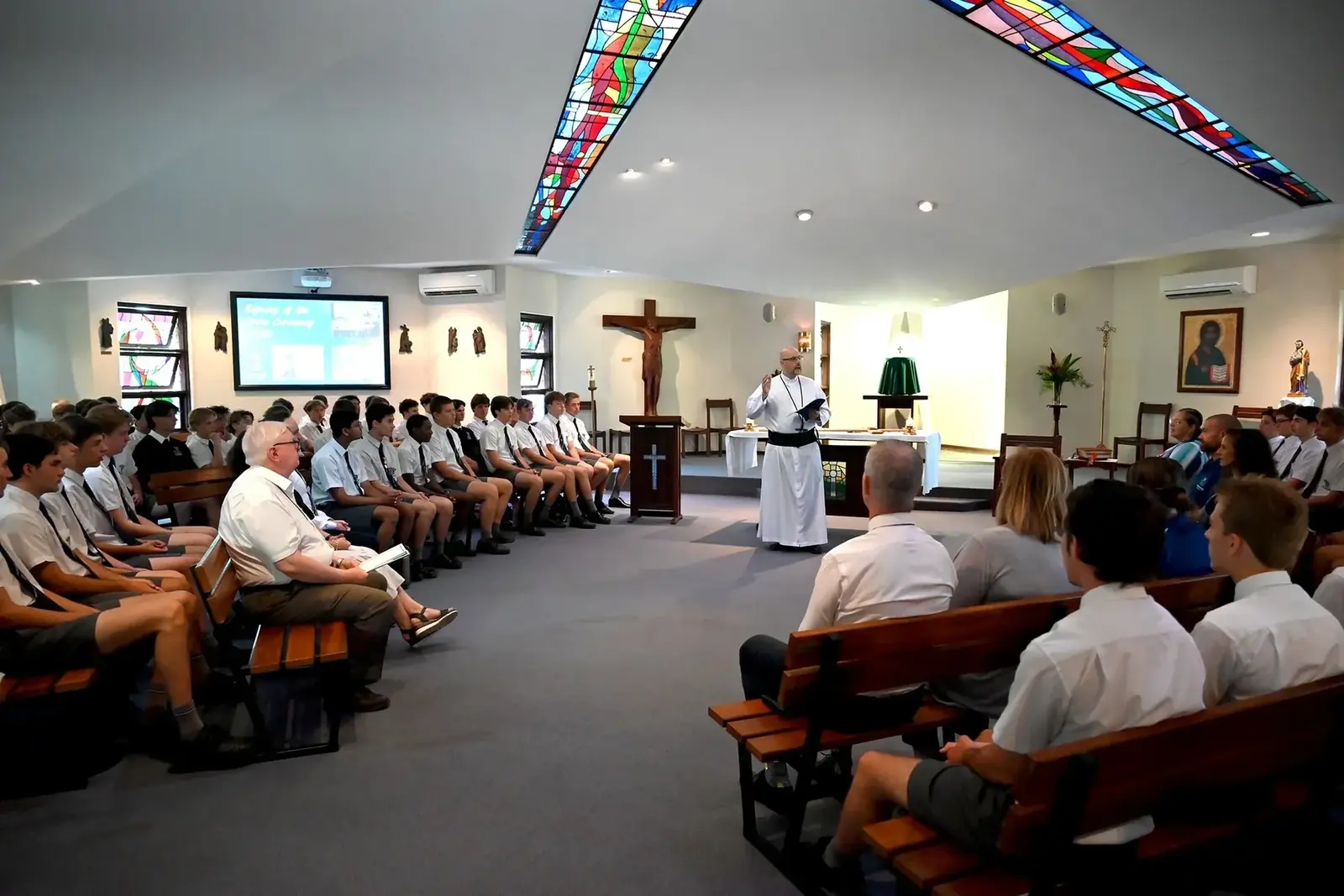 Mazenod College hero image