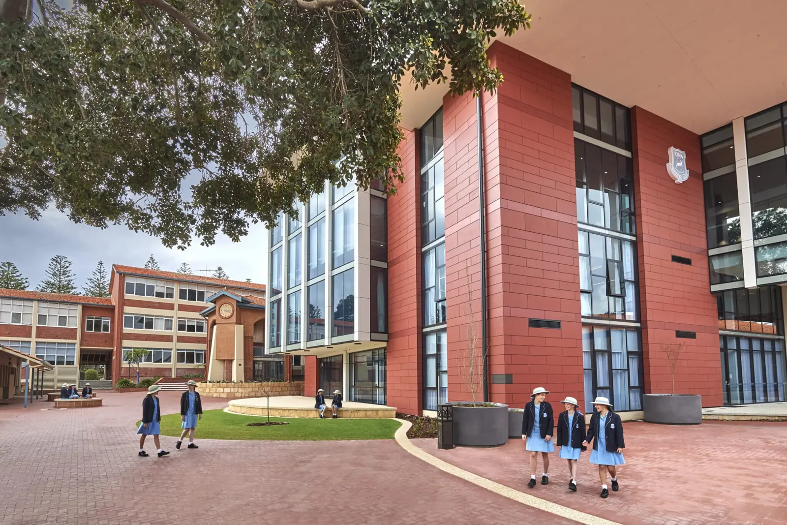 Iona Presentation College hero image